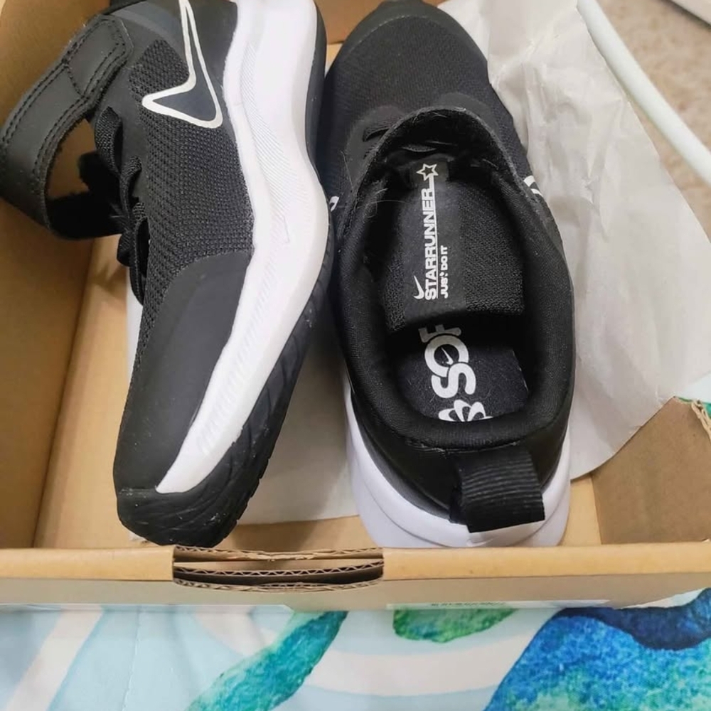 Nike Star Runner Black and White Shoes